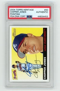 Chipper Jones Signed 2004 Topps Heritage Pointing #40 PSA/DNA COA HOF Braves - Picture 1 of 2
