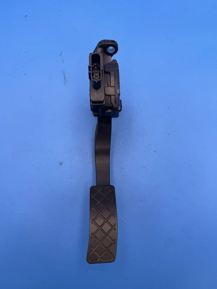 2008-2017 AUDI 8R Q5 A4 A5 A6 A7 S4 S5 S6 GAS ACCELERATION PEDAL 8K1723523A OEM - Image 1 of 4