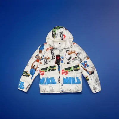 NOVA Jaqueta Nike Bold School Windrunner PRIMALOFT STORM-FIT FZ2288-133 Masculina Tamanho M - Imagem 1 de 4