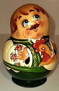 Set of 8 Wooden Vintage Russian Nesting Dolls. Beautiful Pre Owned Condition  - Picture 1 of 8