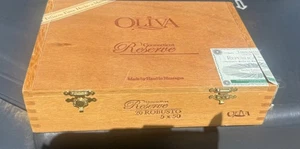 Caja de cigarros de madera Oliva Connecticut Reserve Robusto 5x50 hecha a mano Nicaragua VACÍA - Imagen 1 de 6