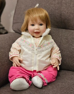 Lee Middleton NOW Snowflake Time sculpted by Reva Schick - Image 1 of 4