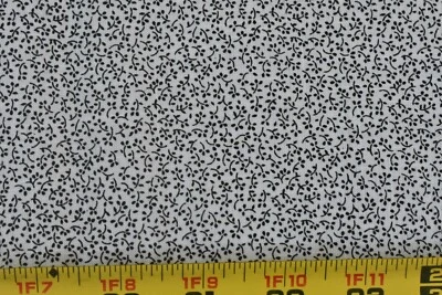 Por 1/2 yarda, vintage, calicó negro sobre polialgodón de peso ligero blanco, P5796 Foto 1 de 4