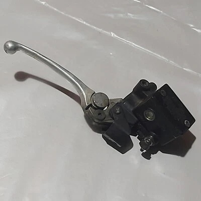 CILINDRO MESTRE E ALAVANCA DE FREIO DIANTEIRO GENUÍNO TRIUMPH TIGER 800 & XC 2010 -14 - Imagem 1 de 4