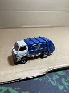 Tomica Mitsubishi Canter rubbish truck no.10 diecast Tomy 1/72 - Picture 1 of 5