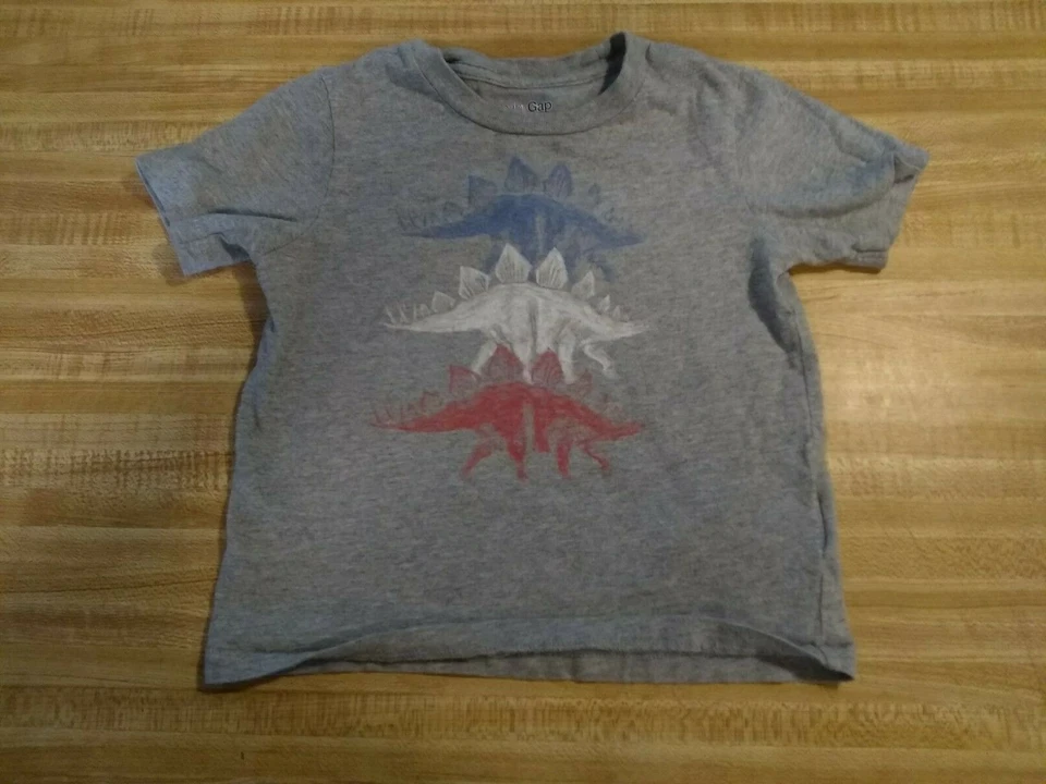 Baby Gap Baby Bo 18-24 个月 100% 棉 S/S 红色/白色/蓝色恐龙 T 恤 — 第 1/1 张图片