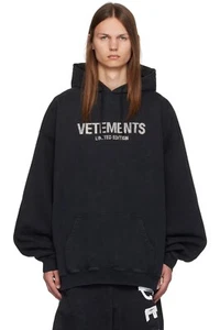 Sudadera con Capucha VETEMENTS Cristal Embellecido Logo Edición Limitada Talla Pequeña Nueva con Etiquetas $1180 - Imagen 1 de 9