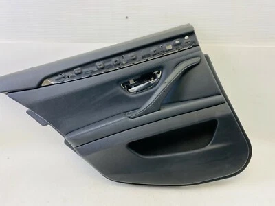 PAINEL DE PORTA TRASEIRO ESQUERDO PRETO BMW F10 528i 535i 550i M5 2011 2012 2013 2014 2015 16 - Imagem 1 de 4