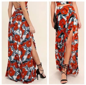 Maxi falda para mujer Lulu’s Back to Your Roots roja con estampado floral abertura lateral talla M - Imagen 1 de 13