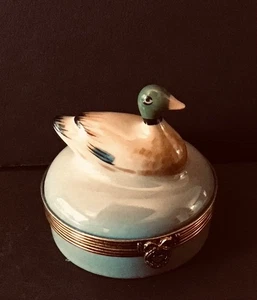 SCATOLA PORTAGIOIE MALLARD LIMOGES CASTELLO FRANCIA PEINT MAIN - Foto 1 di 8