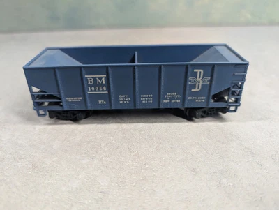 USED Tyco HO Scale Operating Hopper Boston and Maine BM #10056 Read Description - Image 1 of 4