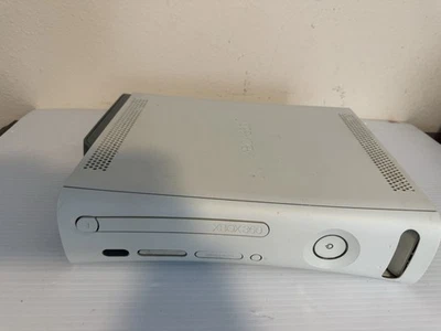 Consola Microsoft Xbox 360 Original Blanca Solo Luz Azul Sin Cable de Alimentación Piezas Foto 1 de 4