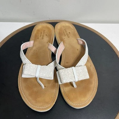 Sandalias Kate Spade New York Mujer 10M Blanco Lazo Brillo Tanga Planas Sin Cordones Foto 1 de 4