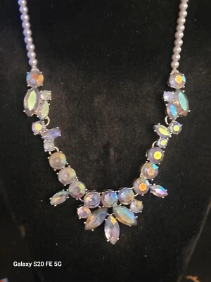 Crew Cuts J Crew 令人惊叹的女孩 AB 水晶和珍珠声明项链全新无标签 — 第 1/4 张图片