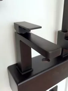 Stylish Black Bathroom Vanity Basin Mixer - Picture 1 of 3