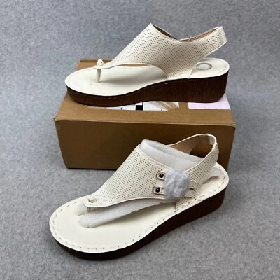 Journee Collection McKell sandálias anabela femininas 8 couro sintético perfurado conforto - Imagem 1 de 4