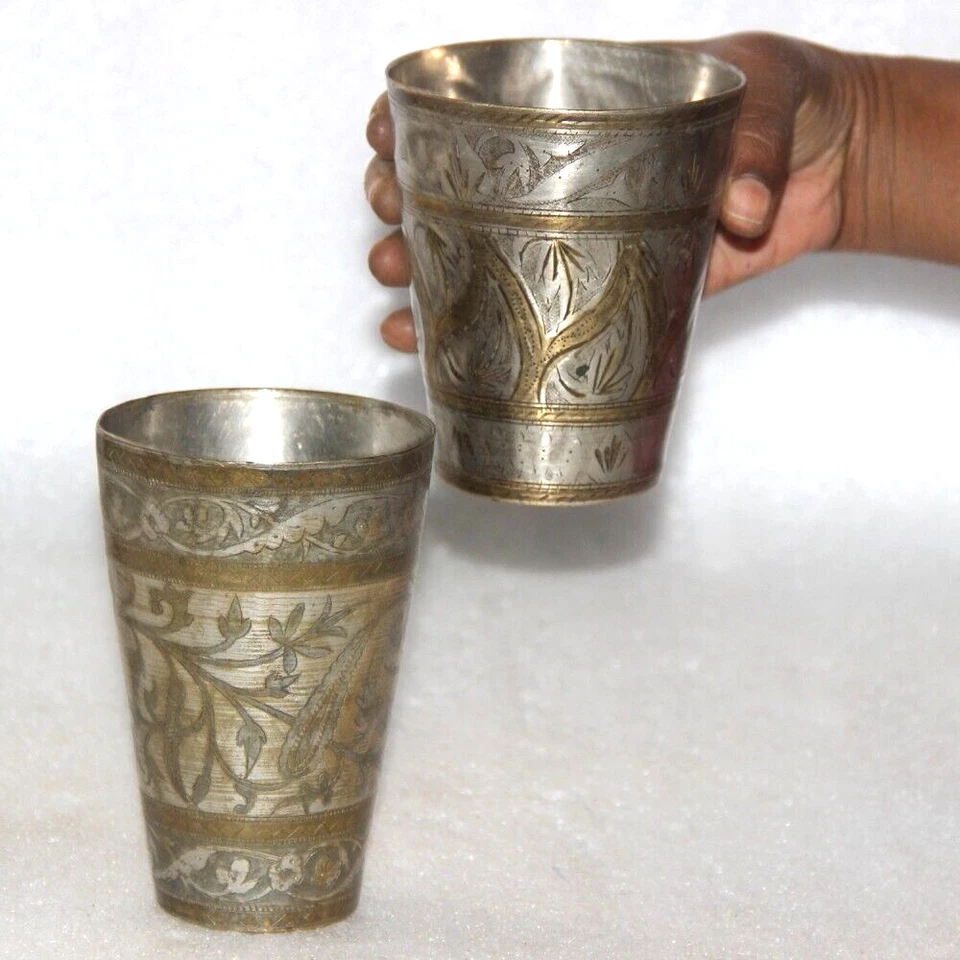 Antiguo vaso de latón original grabado a mano - 13630 Foto 1 de 4