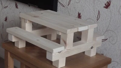 Mini mesa/banco/soporte de pastel/mesa de muñecas de té de la tarde Foto 1 de 4