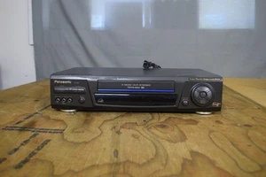 Vintage Panasonic PV-8661 VHS VCR 4 Head Hi-Fi Stereo Omnivision 1998 Japan - Picture 1 of 10