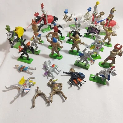 BRITAINS Deetail Lot Knights & horse Turks rock hurler 1971 1987 VG/VG+ cond - Image 1 of 4