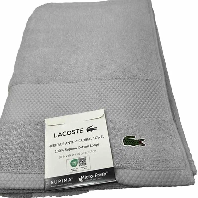 Toalla de baño de algodón Supima antimicrobiana LACOSTE Home Heritage 30 x 54 pulgadas. Foto 1 de 4