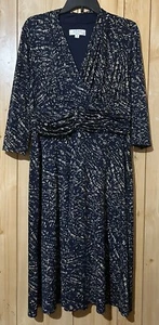 Elegantes fließendes Kasper Kleid Gr. 14 Marineblaubeige gerissene Taille A-Linie - Bild 1 von 4