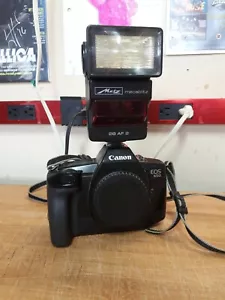 Cámara Canon EOS 650 usada de colección con flash Metz sin lente probada - Imagen 1 de 6