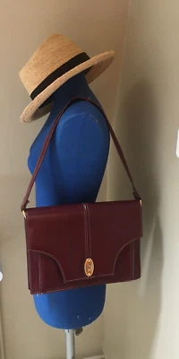 ANCIEN TRES JOLI   SAC VINTAGE EN CUIR BORDEAUX PORTE EPAULE RETRO BESACE - Photo 1/4