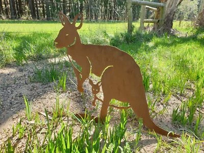 Kangaroo Large - Australian Made Rusted Metal Garden Art - image 1 of 4