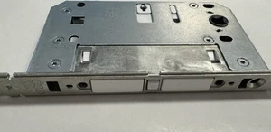 Chiusura magnetica Agb Touch & Close regolabile, Yale Entrata 50, con rifermo. F - Foto 1 di 4