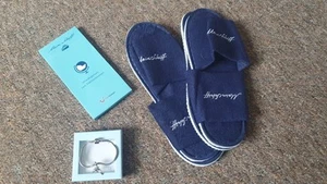 Mein Schiff ENCHARMED Armband mit Delphinanhänger + Mein Schiff Schokolade 80g + - Bild 1 von 6