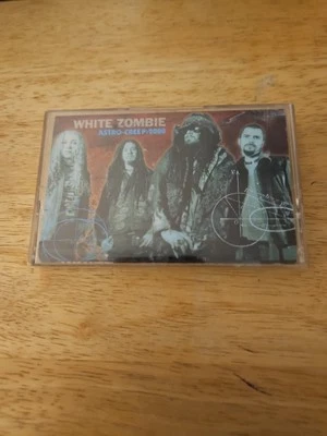 WHITE ZOMBIE ASTRO-CREEP 2000 CASSETTE TAPE L8KE NEW ROB ZOMBIE Foto 1 de 4