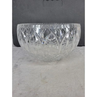 Cuenco de vidrio de cristal vintage con patrón de vidrio de corte intrincado Foto 1 de 4