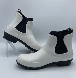 UGG Chevonne Geniune White Waterproof Pull On Ankle Rain Boots Womens Size 9 EUC - Picture 1 of 10
