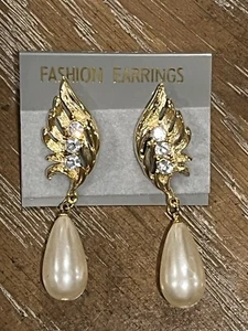 VTG Fashion Teardrop Pear Pearl Austrian Crystal Gold Tone Dangle Earrings New - Picture 1 of 9