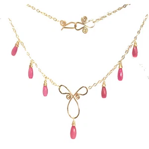 Necker 324 ~ rosa Saphir Tropfen mit Schleifenform Halskette, Metall Auswahl - Bild 1 von 3