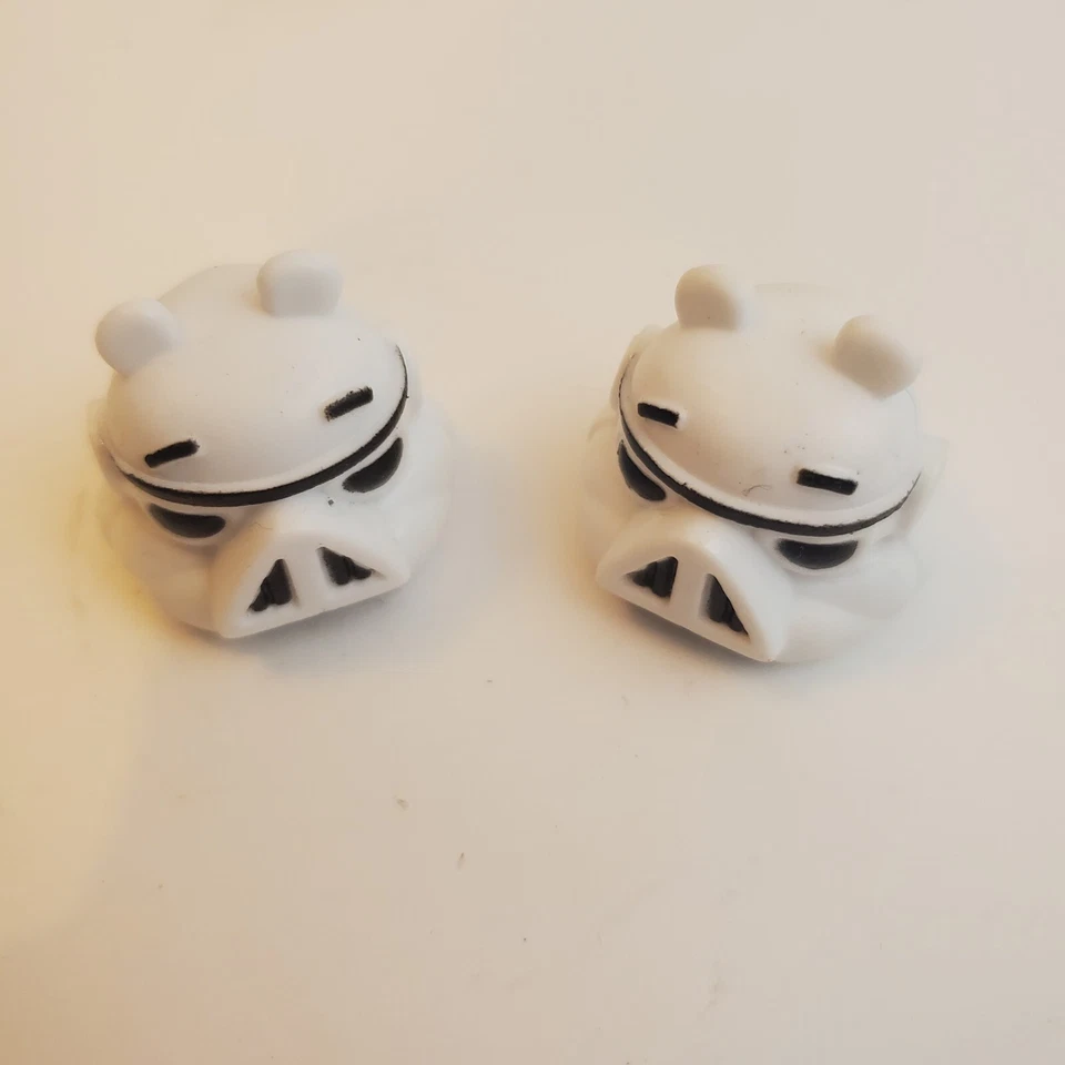 Hasbro Angry Birds Star Wars JENGA Death Star Game Replacement Part: 2 Pigs - Image 1 of 1