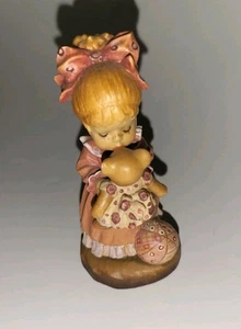 🪵🧸ANRI SARAH KAY COUNTRY MEMORIES ~WAKEUP KISS~ 2895/4000 GIRL W/ TEDDY BEAR🧸 - Picture 1 of 9