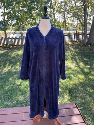 Bata de piel sintética con cremallera L azul marino poliéster longitud media hecha en Indonesia Foto 1 de 4