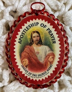 1959 Apostleship of Prayer/Sacred Heart Scapular/Badge Plastic Red Trim Vintage - Picture 1 of 7