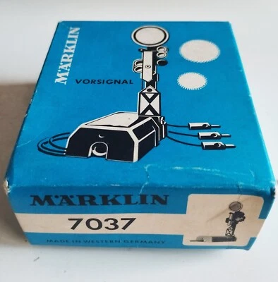 MARKLIN 7037 - SEGNALE DI PREAVVISO - SEMAFORO ELETTRICO - H0 - BOX ORIGINALE - Immagine 1 di 2