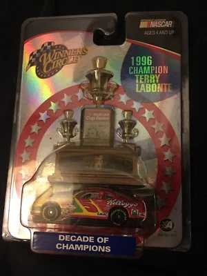 NASCAR Winner's Circle Die-cast scale 1:64 MOC NEW TERRY LABONTE 5 Kellogg's - Image 1 of 2