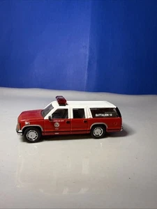 Code 3 1:64 Los Angeles City Fire Department GMC Suburban Battalion 10 - Picture 1 of 6