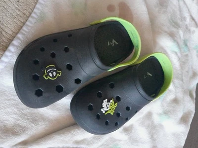 Badeschuhe/latschen 33 Junge 23cm Länge, Schwarz Mit Hellgrüner Fersenhalterung - Bild 1 von 3