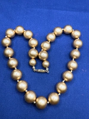 Collar clásico elegante vintage de perlas de imitación de vidrio tono dorado 16" Foto 1 de 4