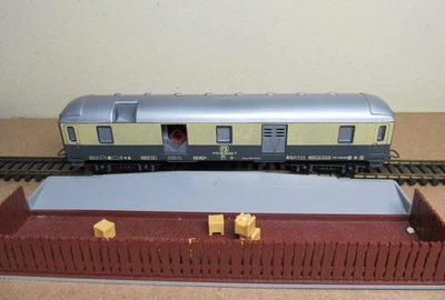 Lima HO Scale, Operating Mail Unloader Car, #973  FS Italian State Railway - Image 1 of 4