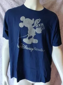 ¡NUEVO EN CAJA!! Camiseta Walt Disney Studios: Mickey Mouse Director XL - Imagen 1 de 5