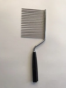 Vintage Schneider-Toledo Cake Breaker Pat. No. 1,658,780 Black Handle Bakelite? - Picture 1 of 2