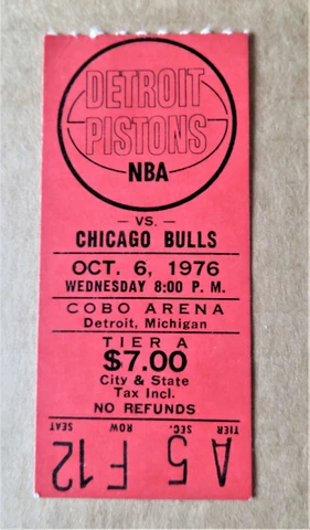 Detroit Pistons vs Chicago Bulls Ticket stub Oct 06, 1976 - COBO Arena ! Cover