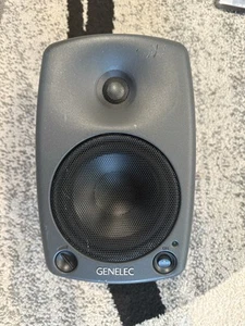 Genelec 8030A Altoparlante Monitor da Studio 2 Vie Attivo 5" Alimentato con Alimentatore - Foto 1 di 2